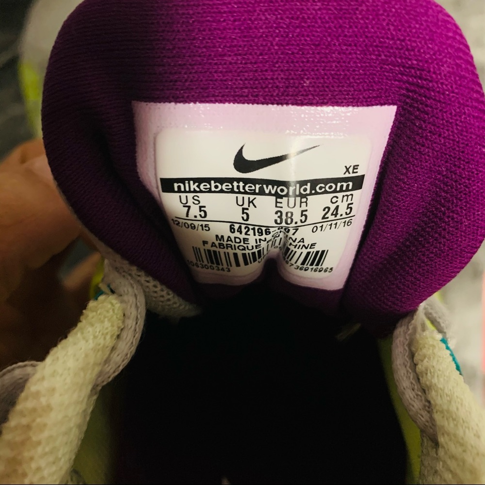 Nike Women’s Zoom Vomero 9 - Picture 8 of 8